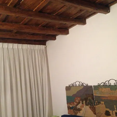 Roman Pretty House *